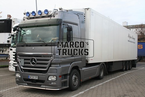 Foto camion mercedes benz - foto,