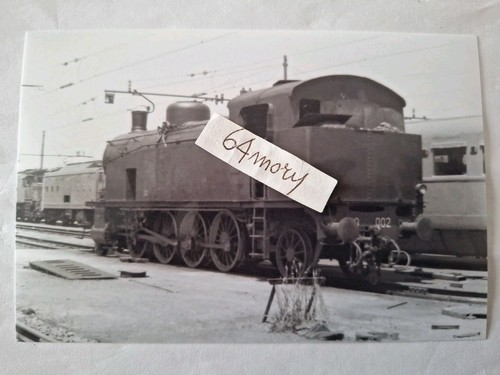 Fotografia deposito locomotive - fotografia,