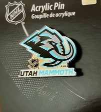 2025 UTAH MAMMUT LAPEL PIN NHL HOCKEY EDIZIONE LIMITATA ACRILICO SPECCHIO SPEDIZIONE IMMEDIATA!