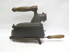 FERRO DA STIRO A CARBONE ANTICO CON BASE DI FERRO SF