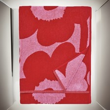 Asciugamano da bagno rosso e