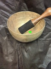 Antica ciotola da canto yoga