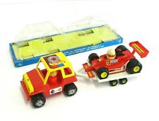GIOCATTOLO JEEP CON CARRELLO E AUTO FERRARI F1 MARCA CO.MA -EPOCA 1970-