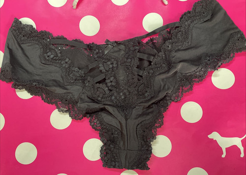 Mutandine bikini sfacciate