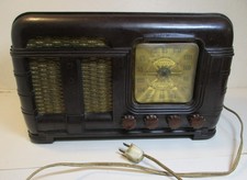 Radio a valvole FADA modello