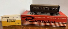 Carrozza V Ciy Rivarossi H0. Vagone passeggeri centoporte. Lungo 15 cm. e alto 5