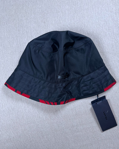 Cappello secchiello prada - a,
