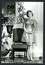 Autografo Di BETTY CURTIS su piccola Fotocartolina CGD.