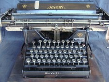 Macchina per scrivere olivetti - per,