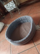 Cuccia per cani grigia, già usata 