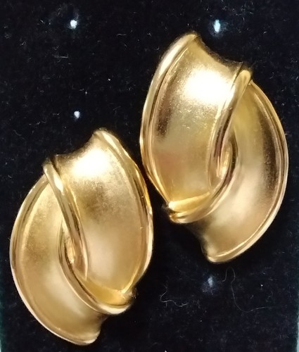 Yves saint laurent goldtone - yves,