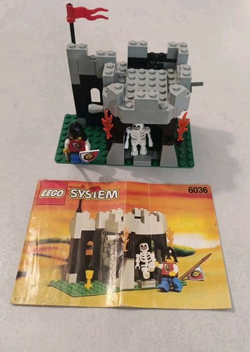 Lego castle set 6036 skeleton - lego,