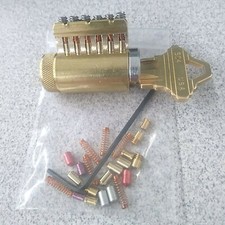 Serratura pratica ritagliabile