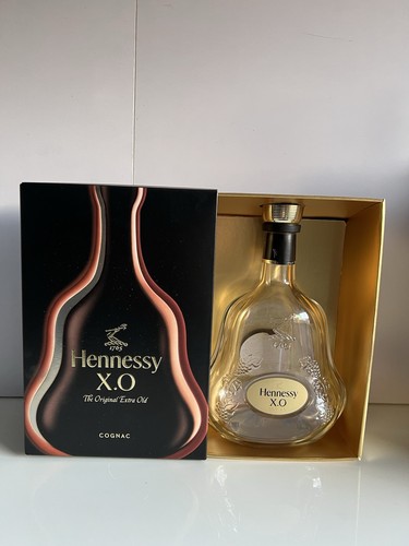 Hennessy cognac empty - x.o,