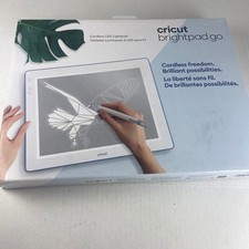 Cricut Brightpad Go Lightpad LED senza fili 5 impostazioni di luminosità indaco scatola aperta