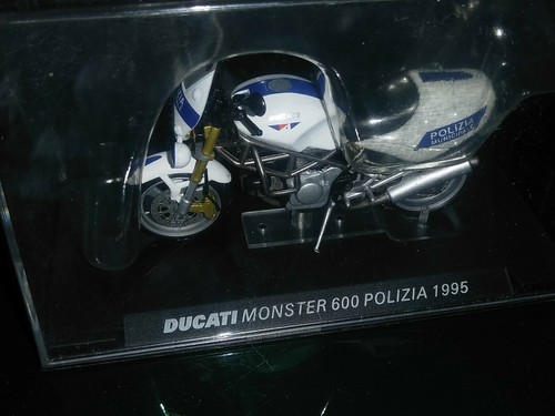 Moto ducati monster - ,