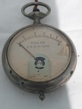 VOLTMETRO analogico ANTICO portatile in acciaio  storico
