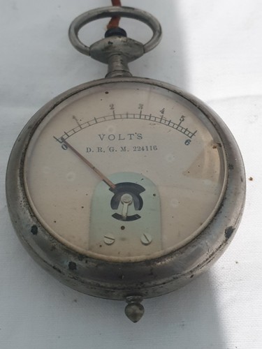 Voltmetro analogico antico - voltmetro,