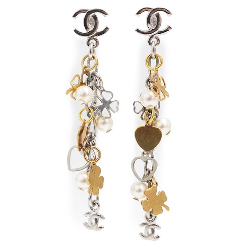 Chanel logo clover heart - cc,