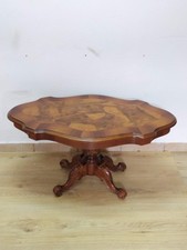 Tavolino da salotto sagomato