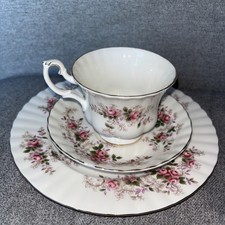 ROYAL ALBERT TEA TRIO