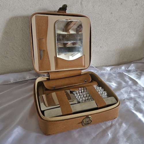 Trousse toilette - a3,