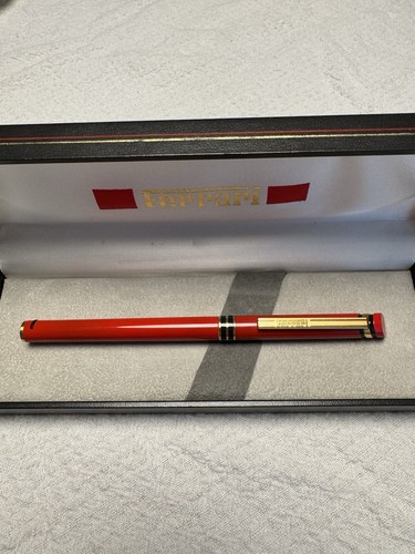 Penna stilografica rossa
