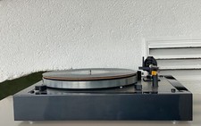 GLOSSY PIANO LACQUERED PLINTH