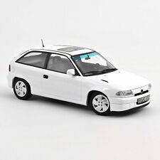 Opel Astra GSi 1:18 modellino auto miniatura 1/18 Casablanca White bianco Norev 183673