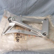 PER YAMAHA XTZ 750 SUPERTENERE 90 94  STAFFA PIASTRA PEDANA POSTERIORE SINISTRA 