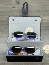 2 paia di occhiali da sole