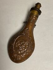  PISTOLA OTTONE POLVERE FIASCHETTA OTTONE CAVALLI TESTE GOFFRATE. 