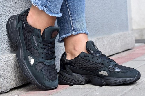 Adidas falcon core nere - adidas,