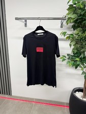 T-shirt Givenchy oversize invecchiato con logo scatola nera e rossa prezzo consigliato £ 390 / Regno Unito. S*