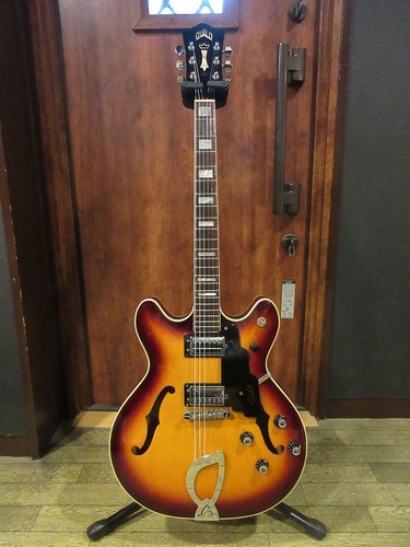 Guild starfire sunburst - starfire, iv