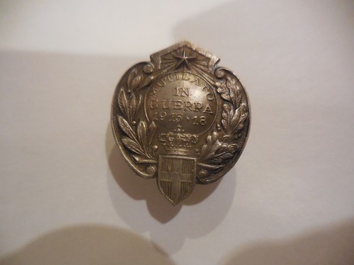 Distintivo con piedino - con,