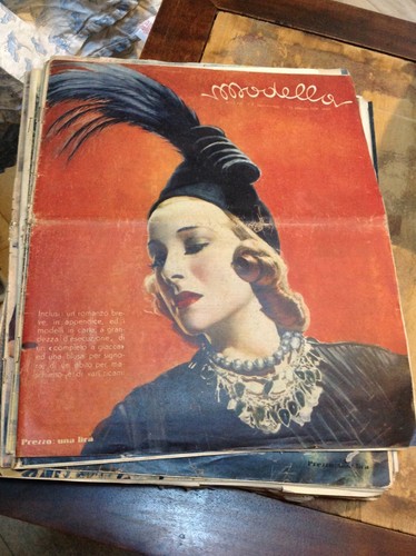 Modella rivista moda - moda, vintage