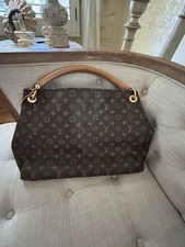 Louis Vuitton Artsy  Monogram