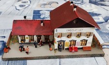 STAZIONE FERROVIARIA SCALA H0 CON PERSONAGGI