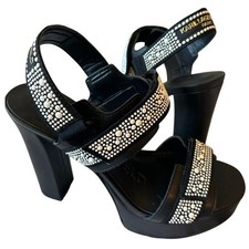 Karl Lagerfeld Paris tacco