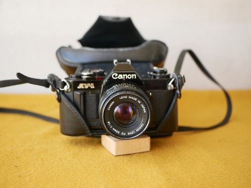 Canon av1 noir - ,