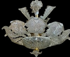 grande lampadario in vetro di
