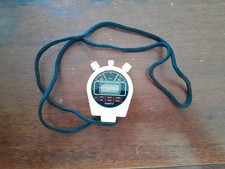 Cronometro digitale da pista vintage bianco