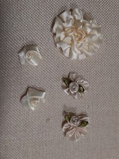 81 - LOTTO N.  5  FIORI BEIGE