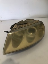 704 Faro anteriore sinistro