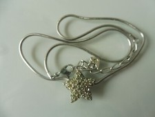 Bella, Vecchio Collana Con