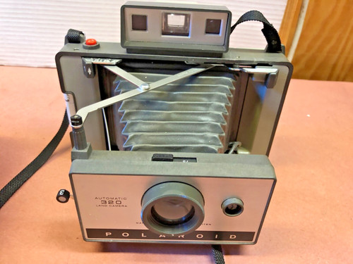 Rara fotocamera istantanea