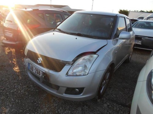 Luce cortesia suzuki - cortesia, swift