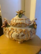 Centrotavola ceramica Bassano con motivi floreali, zuppiera con coperchio 