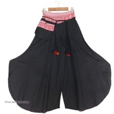 Pantaloni larghi Hakama